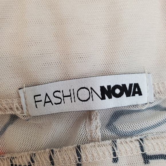 Fashion Nova printed coverup pants Size M - Picture 9 of 11